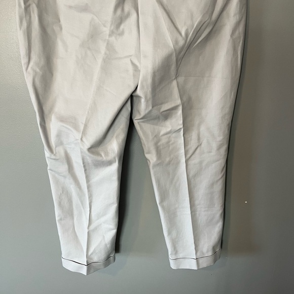 NWT Chico’s So Slimming Serene Cuffed Crops Seagull - Picture 7 of 11